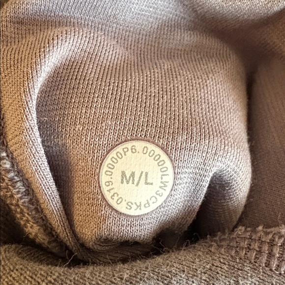 Lululemon Broken Beats Hoodie
Heathered Glacier Grey M/L - Picture 8 of 8
